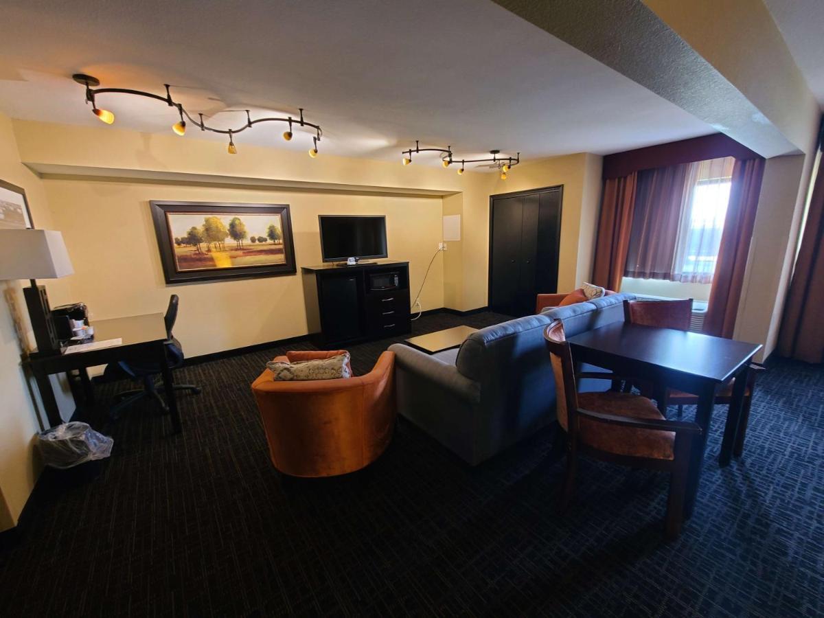 Best Western Plus North Platte Inn & Suites Exterior photo