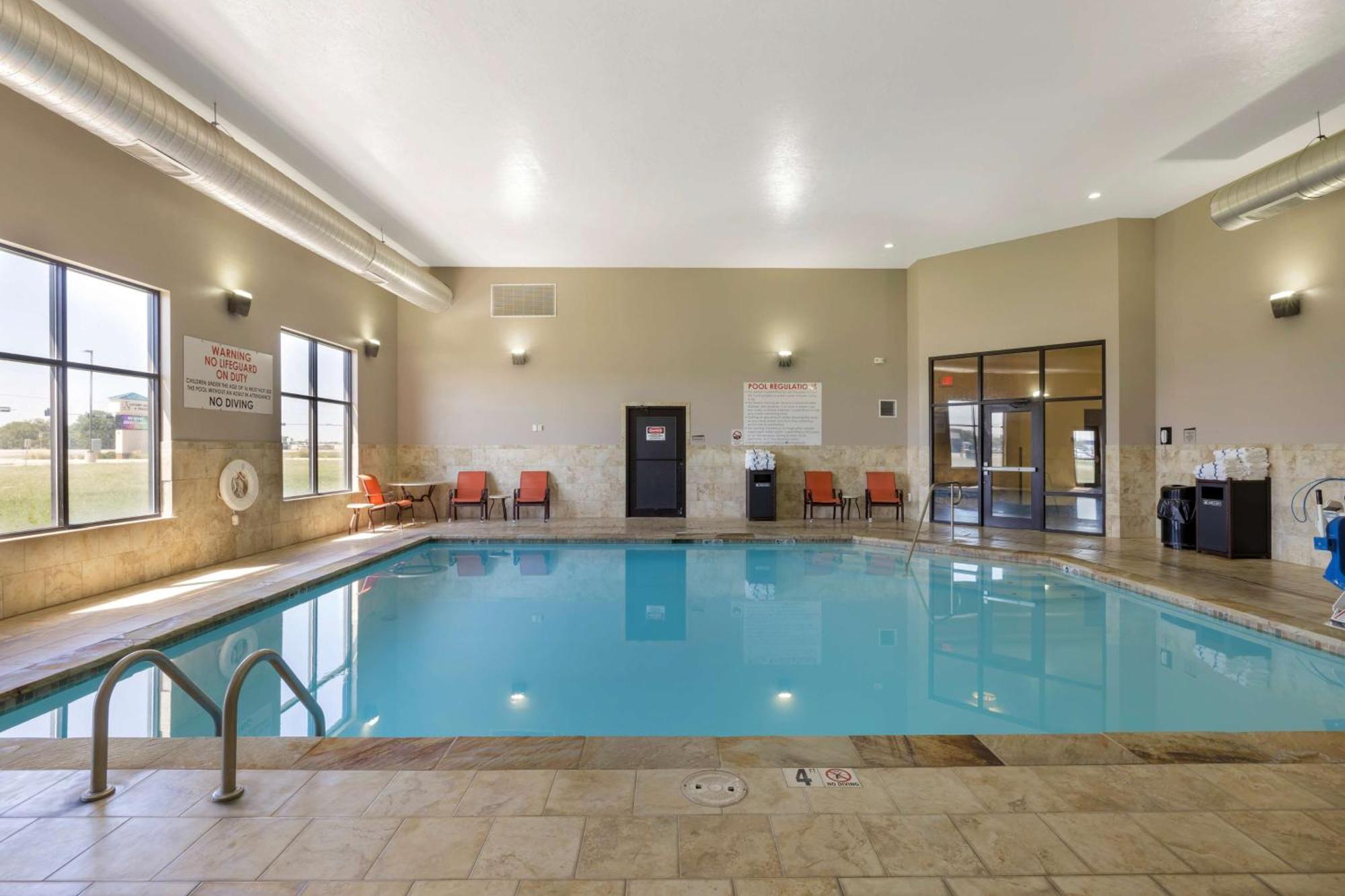 Best Western Plus North Platte Inn & Suites Exterior photo